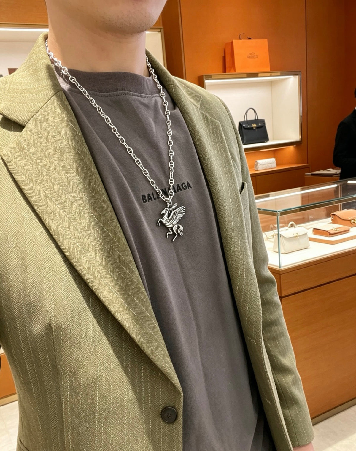 Toggle Pendant Necklace in Polished Metal-Tone – Toggle Detail – Design 009 detail view