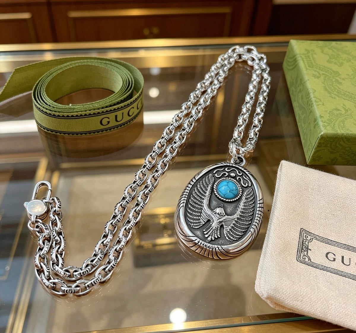 Double-G Emblem Pendant Necklace in Polished Metal-Tone – Vintage Detail – Design 006 side detail