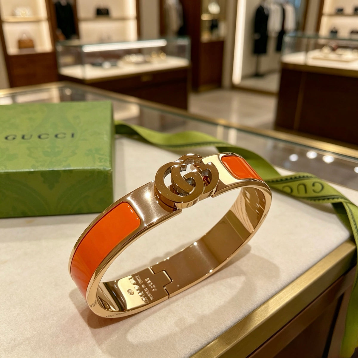 Double-G Emblem Bangle in Gold-Tone – Design 003 front product view