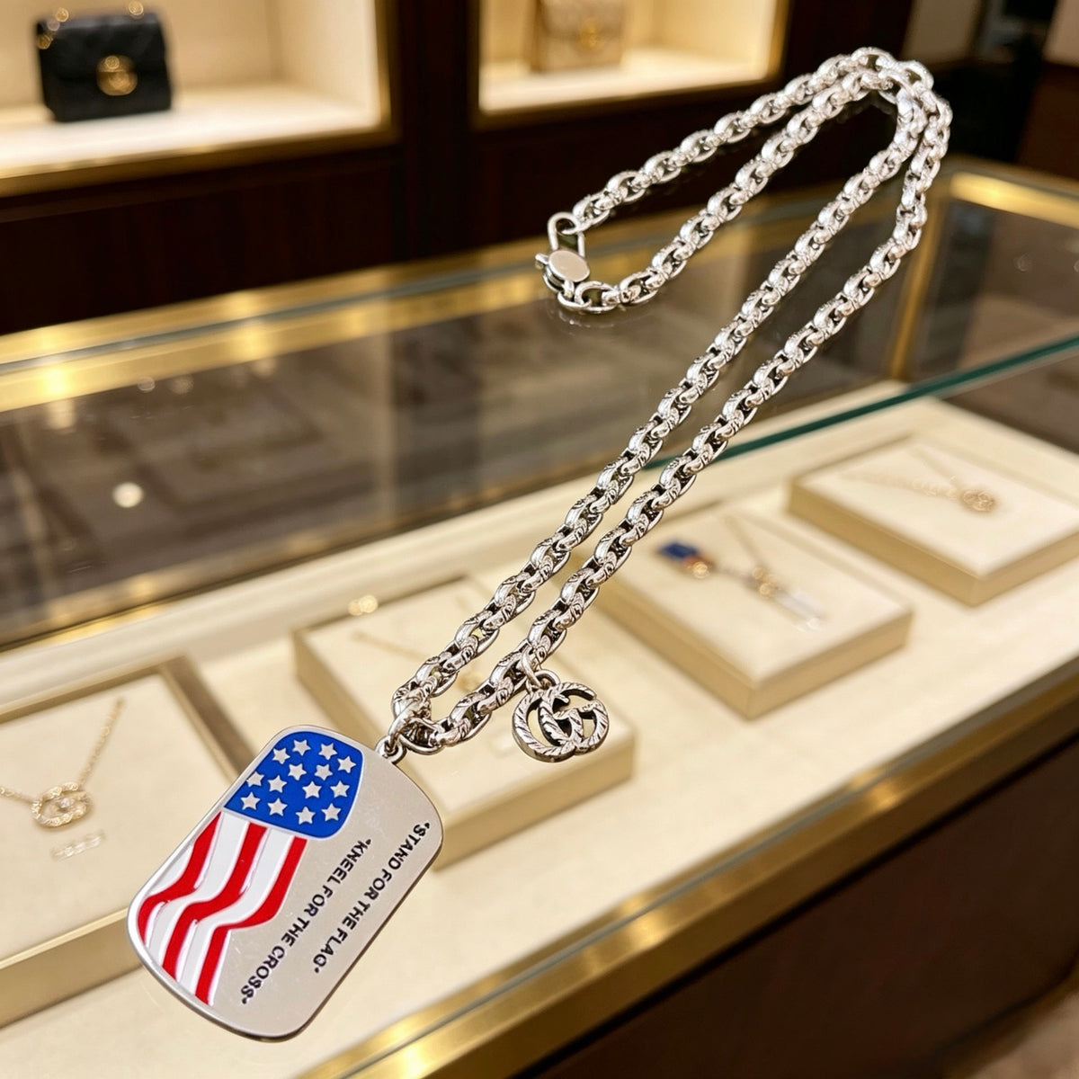 Double-G Emblem Pendant Necklace in Polished Metal-Tone – Design 016 side detail