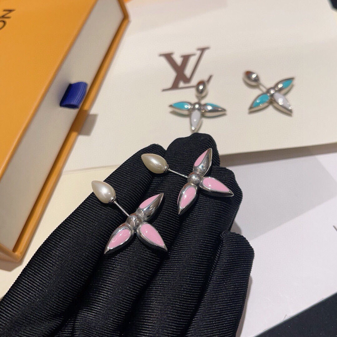Geometric Emblem Stud Earrings in Gold-Tone – Pink Detail styled product view