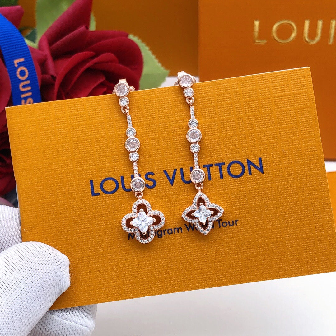 Geometric Emblem Stud Earrings in Rose-Gold-Tone – Rose Gold Detail – Design 002 side detail