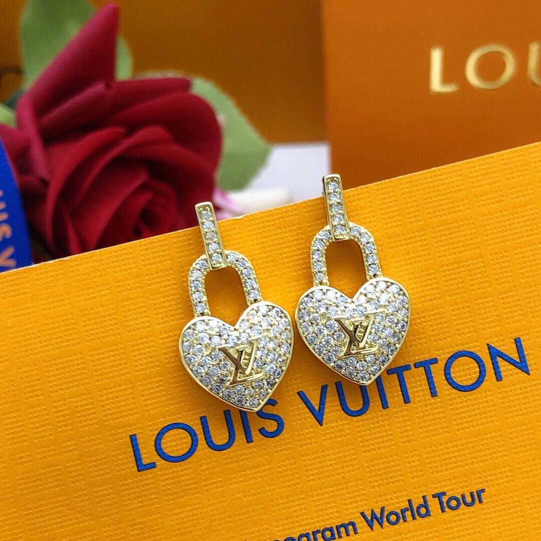 Heart Stud Earrings in Gold-Tone – Design 001 side detail