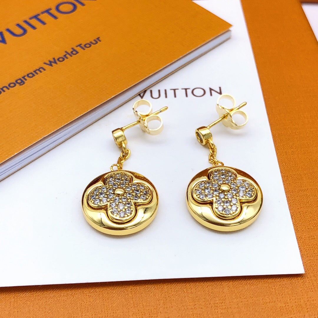 Round Stud Earrings in Gold-Tone – Design 001 side detail