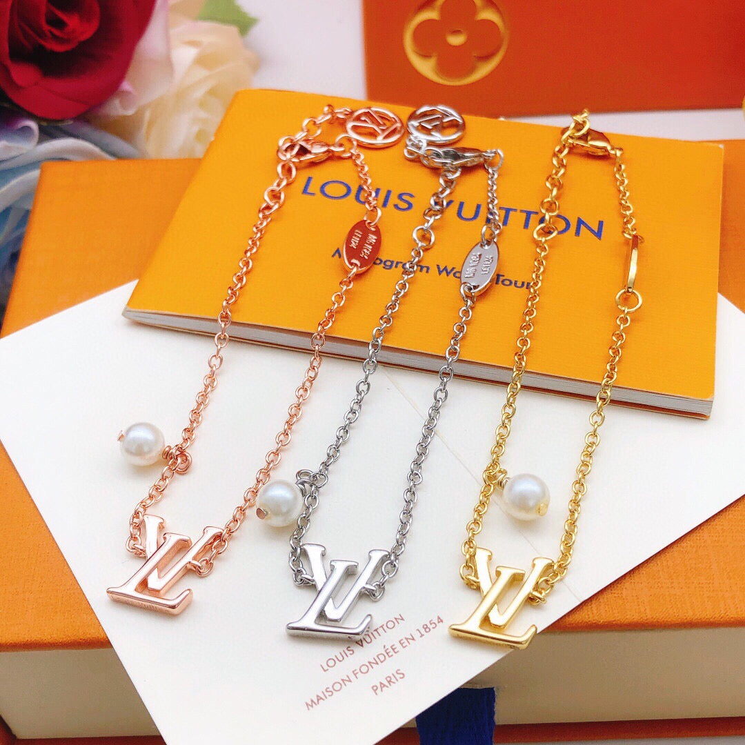 Geometric Emblem Bracelet in Silver-Tone – Silver Detail front product view