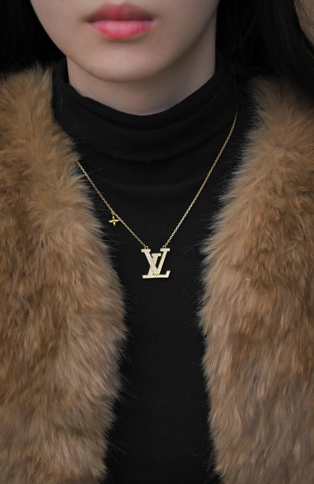 Geometric Emblem Pendant Necklace in Gold-Tone – Design 004 side detail