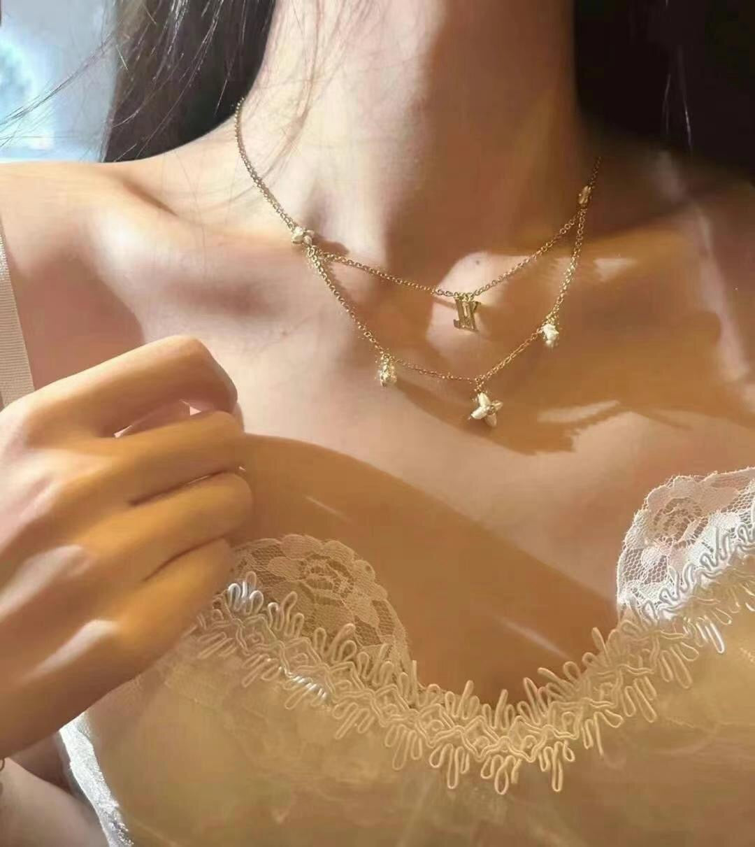 Floral Double-Layer Pendant Necklace front product view