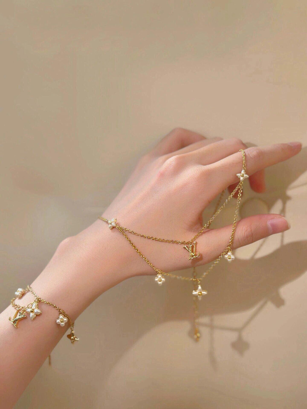 Floral Double-Layer Pendant Necklace main product view