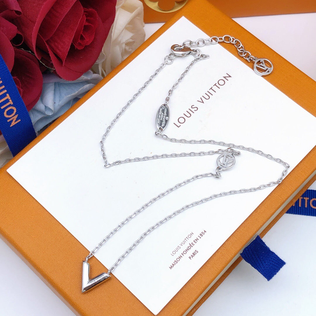 Geometric Emblem Pendant Necklace in Silver-Tone – Silver Detail styled product view
