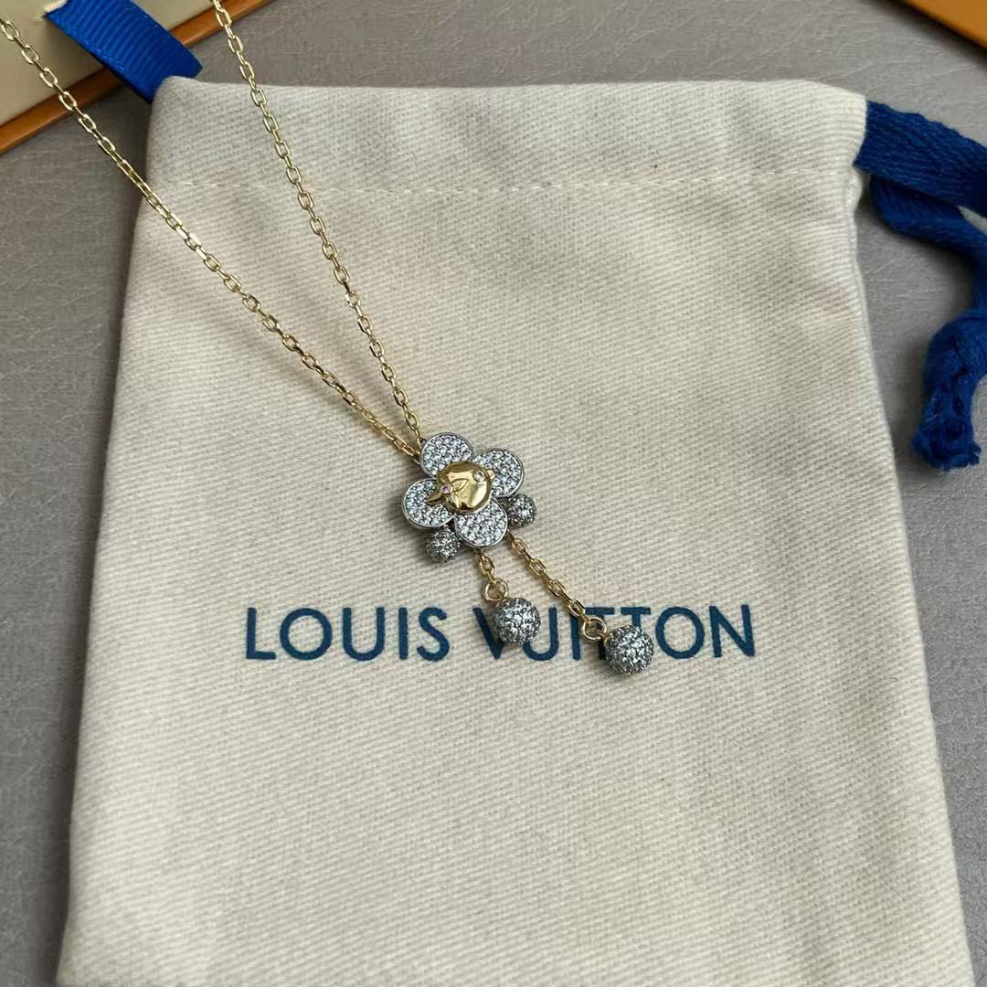 Sunflower Pendant Necklace in Polished Metal-Tone – Sunflower Detail front product view