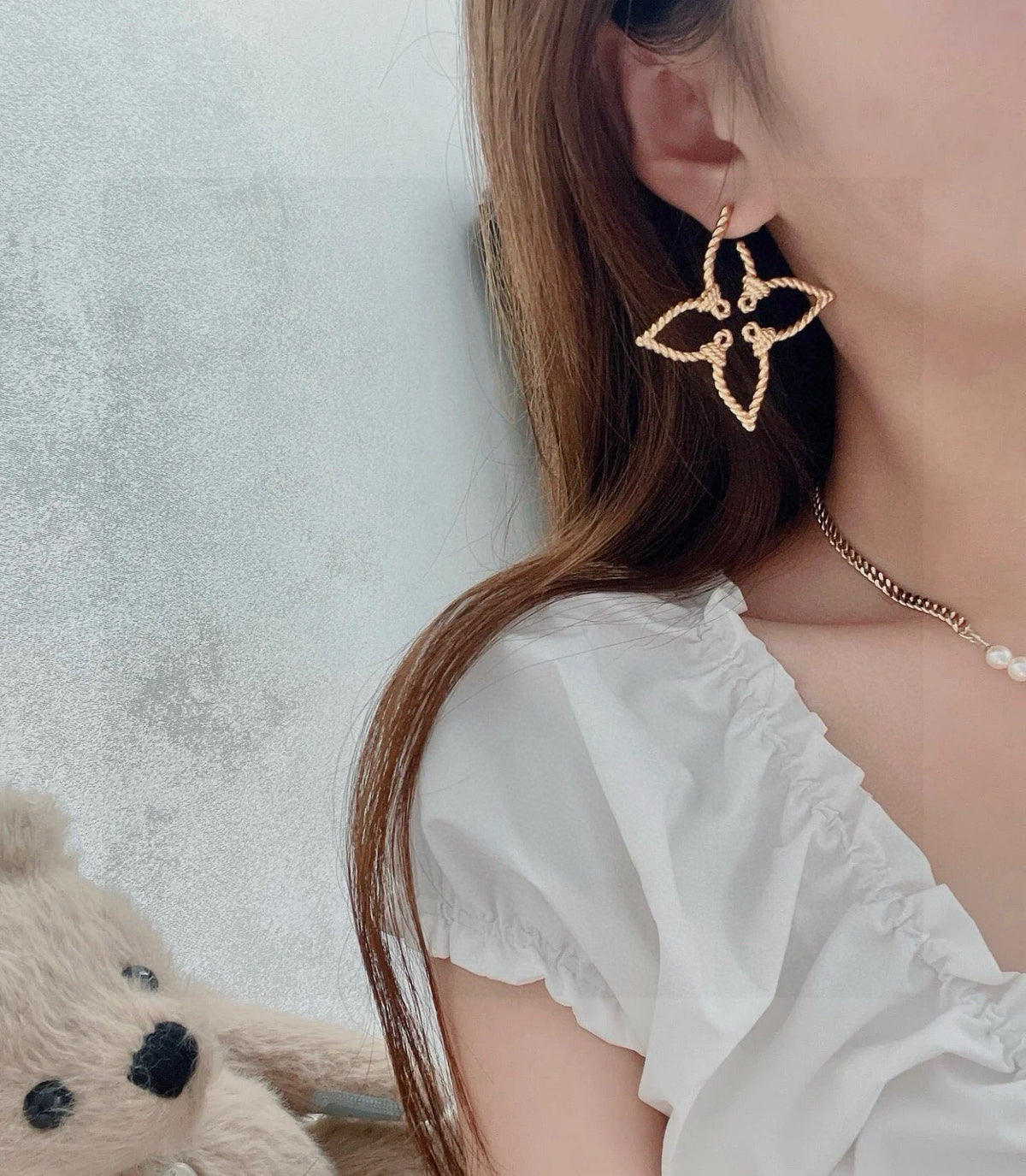 Clover Stud Earrings in Polished Metal-Tone – Clover Detail – Design 002 detail view