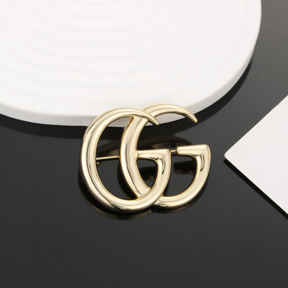 Geometric Emblem Brooch in Polished Metal-Tone – Vintage Detail side detail
