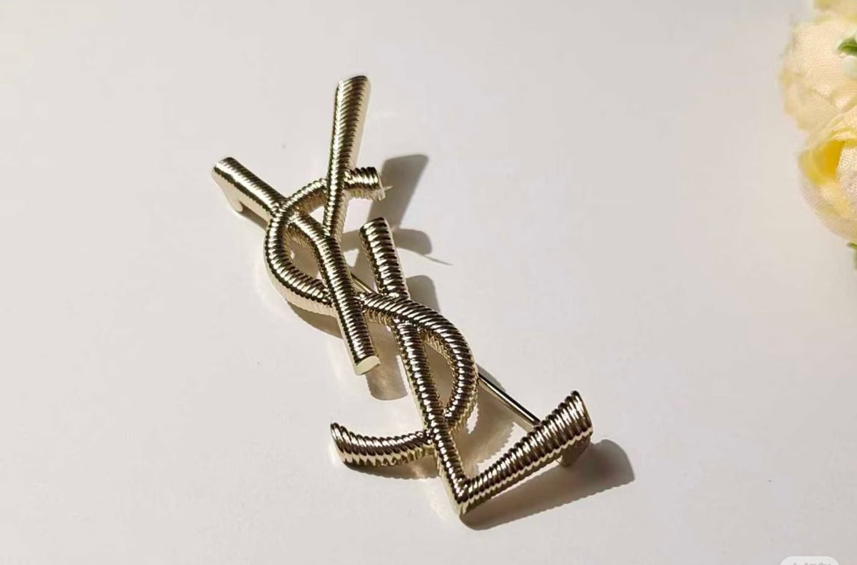 Geometric Emblem Brooch in Polished Metal-Tone – Design 002 side detail