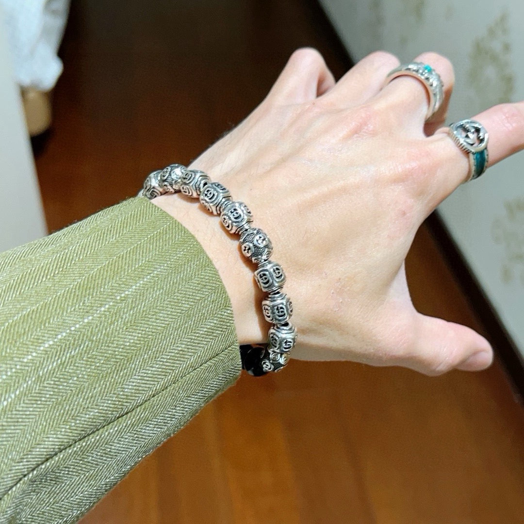 Double-G Emblem Beaded Bracelet in Polished Metal-Tone – Agate Detail – Design 003 detail view