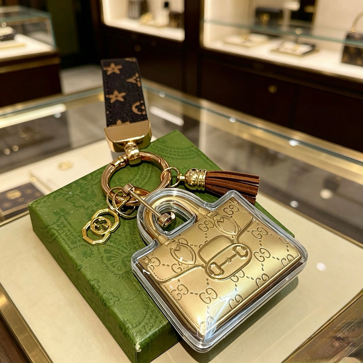 Double-G Emblem Keychain in Polished Metal-Tone – Design 001 detail view