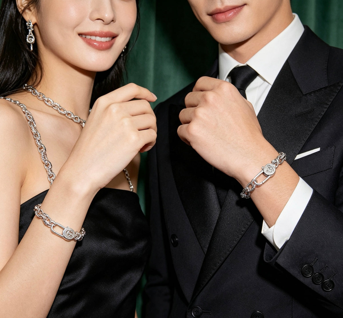 Double-G Emblem Bracelet in Polished Metal-Tone – Design 002 detail view