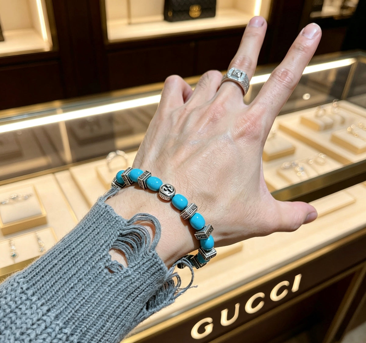 Double-G Emblem Beaded Bracelet in Polished Metal-Tone – Turquoise Detail main product view