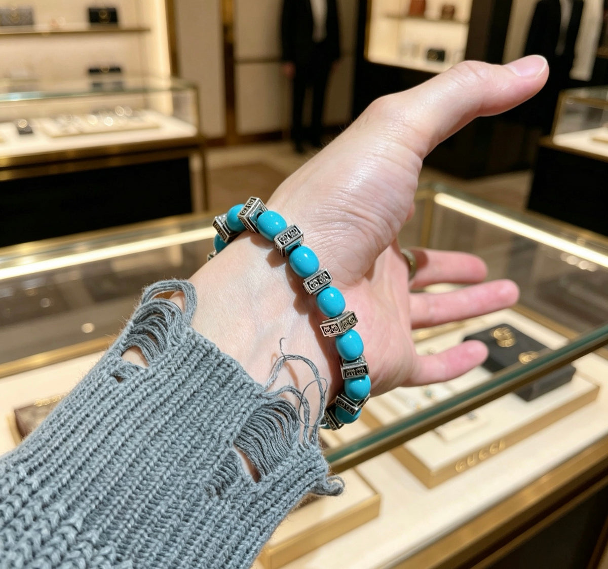 Double-G Emblem Beaded Bracelet in Polished Metal-Tone – Turquoise Detail side detail