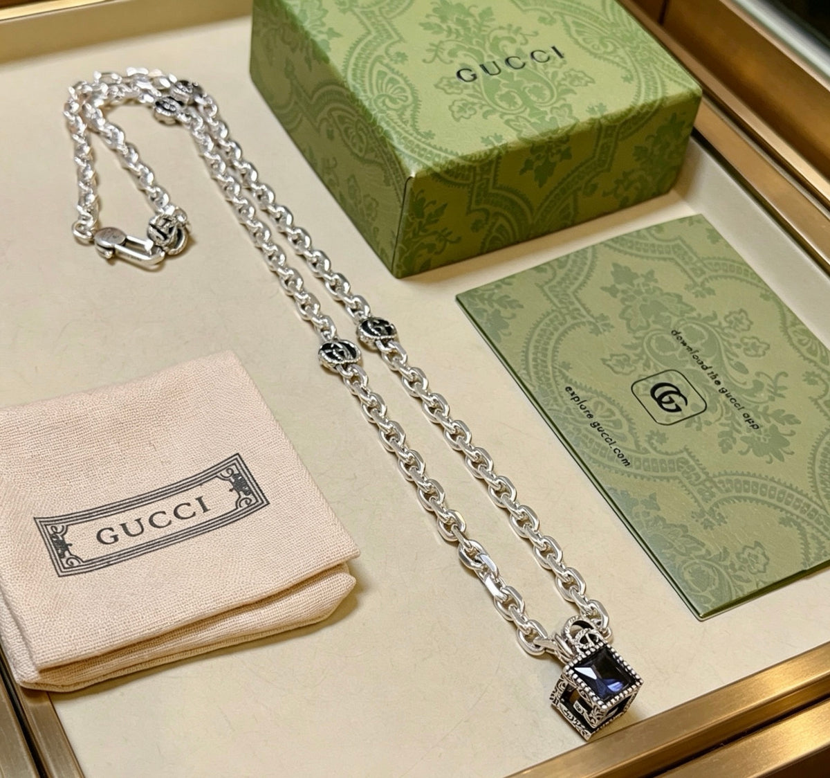 Double-G Emblem Pendant Necklace in Silver-Tone – Vintage Detail – Design 002 side detail
