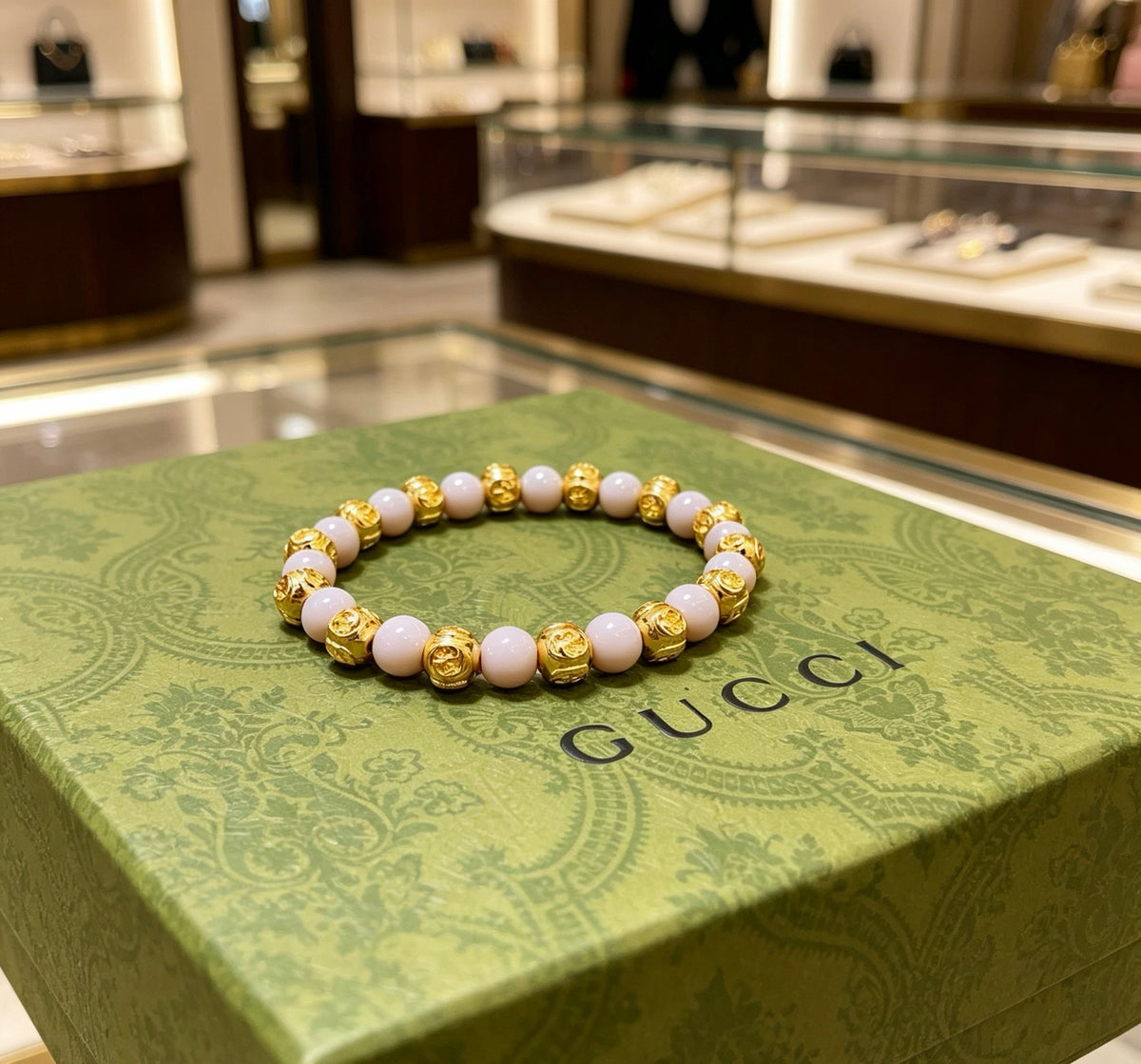 Double-G Emblem Beaded Bracelet in Polished Metal-Tone – Agate Detail – Design 002 detail view