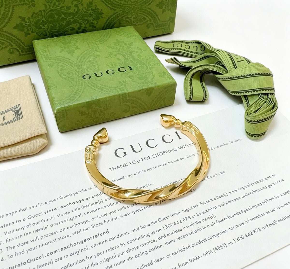 Double-G Emblem Bangle in Silver-Tone – Vintage Detail close-up detail