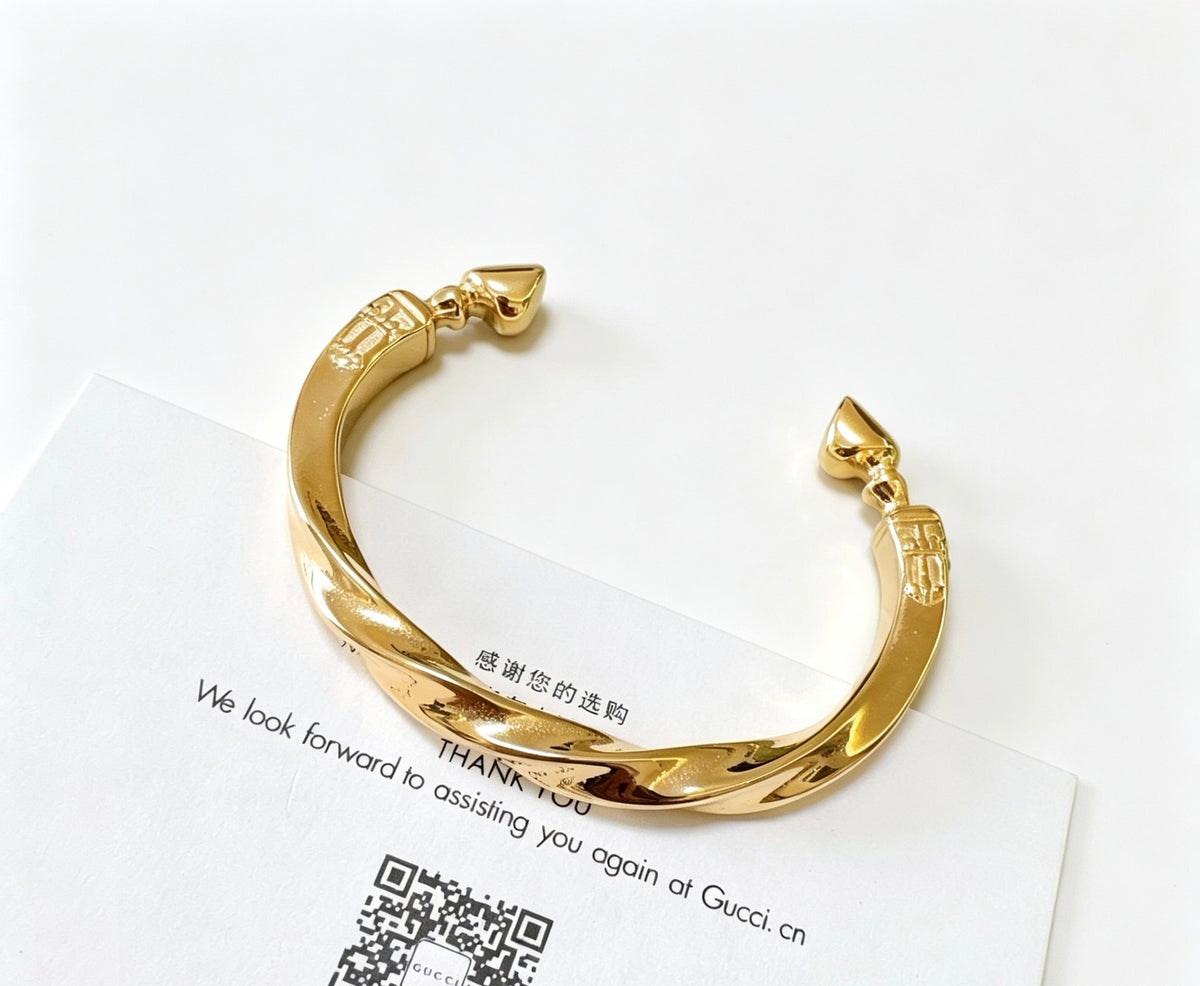Double-G Emblem Bangle in Silver-Tone – Vintage Detail main product view