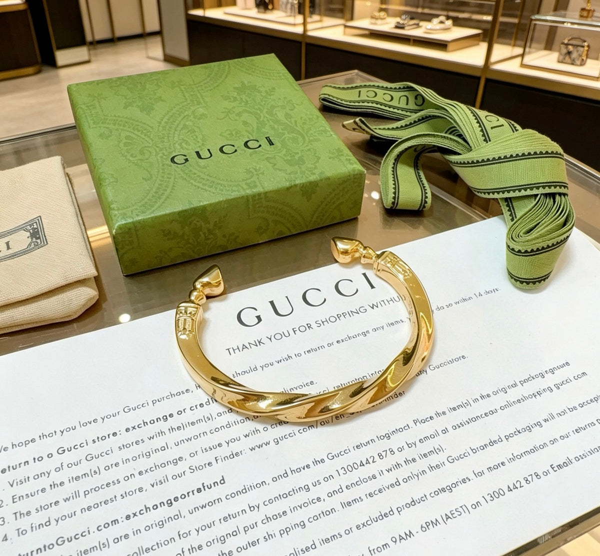Double-G Emblem Bangle in Silver-Tone – Vintage Detail detail view