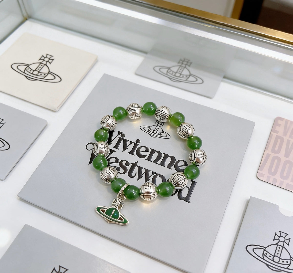 Orb-Inspired Emblem Bracelet in Silver-Tone – Vintage Detail – Design 002 close-up detail